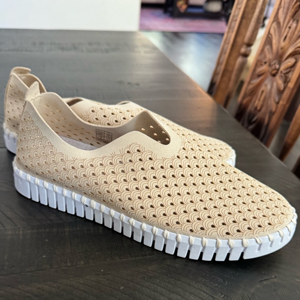 NEW Ilse Jacobsen Tulip slip in shoes
